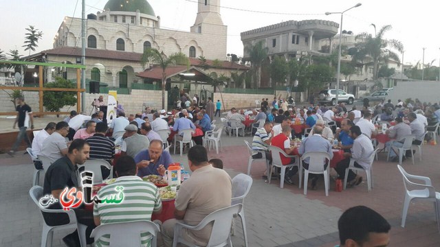 كفرقاسم : وجهاء وابناء عائلة عيسى والعربية للتغيير في افطار جماعي بمناسبة ذكرى غزوة بدر الكبرى 
